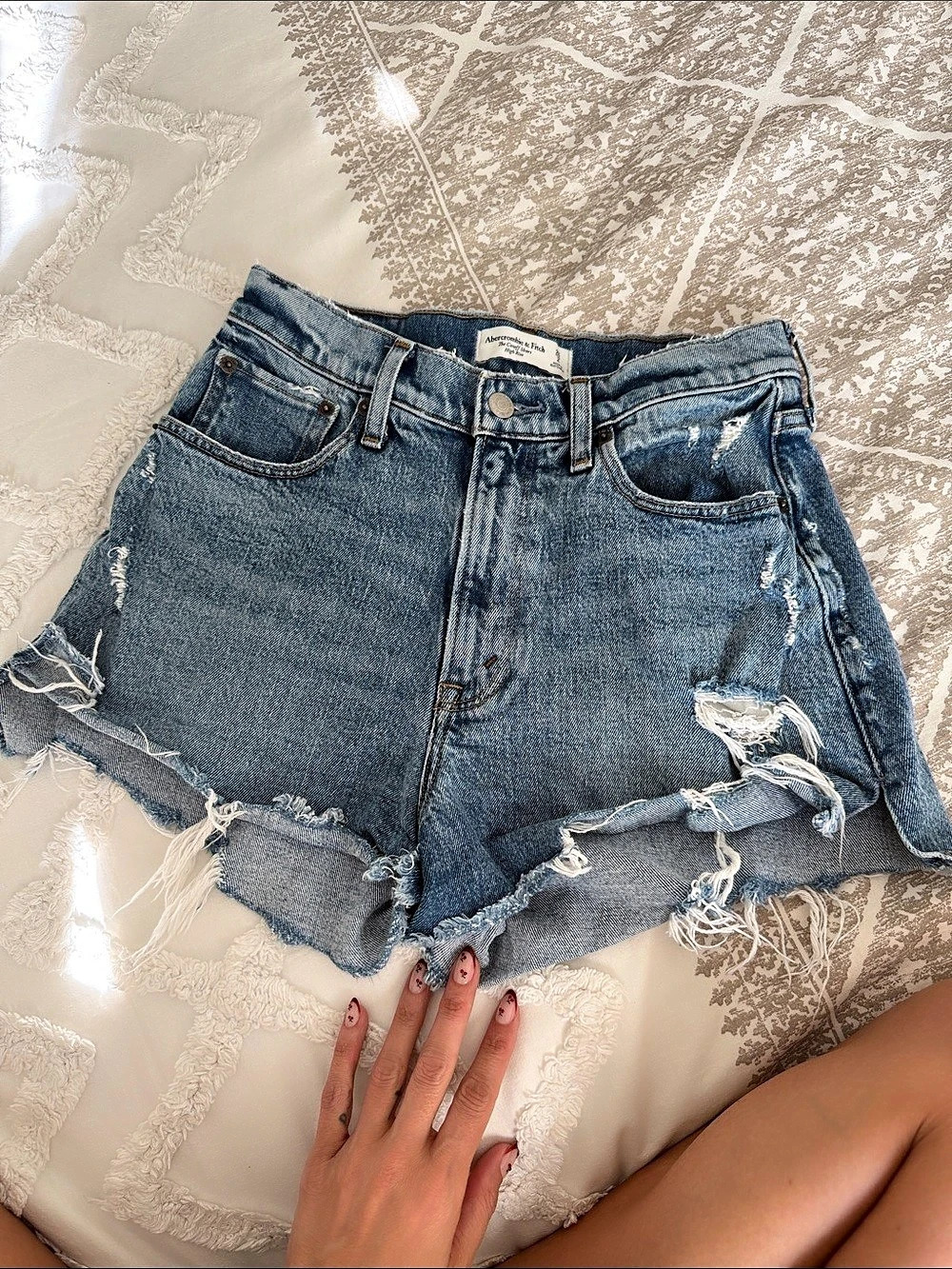 Abercrombie & Fitch Curve Love The Cutoff Short High Rise Jean Shorts Waist 26